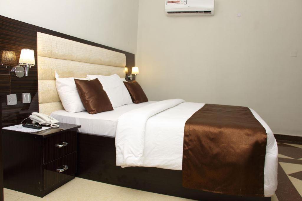 E-Suites Hotel, Abuja Eksteriør billede
